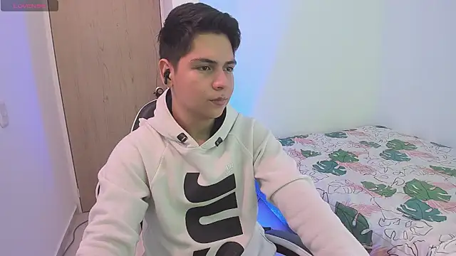 Snapshot of Asta_YunoXXX chatting on February 2026 07:54:01 PM Asta YunoXXX online show from February 2026 07:54:01 PM