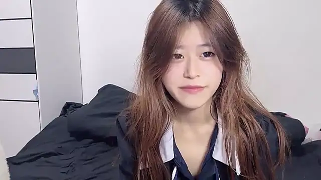 xiaohui660 online show from December 2025 05:42:02 PM