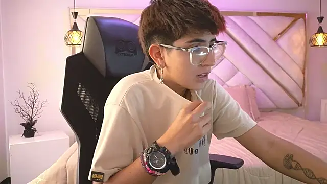 valeryevansvg online show from November 2025 02:31:02 PM