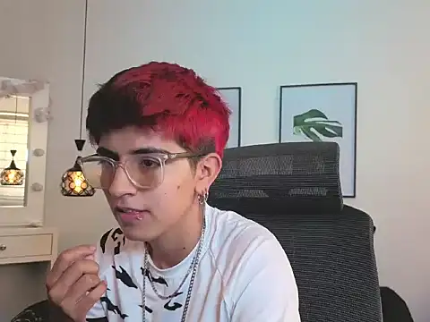 valeryevansvg online show from December 2025 12:10:01 PM