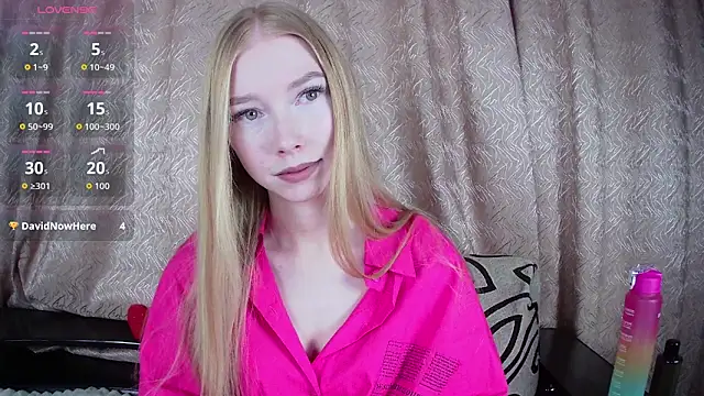 Rysella online show from December 2025 12:43:01 PM