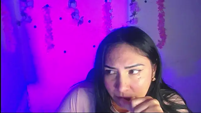 Emy cutee online show from March 2026 12:37:02 AM