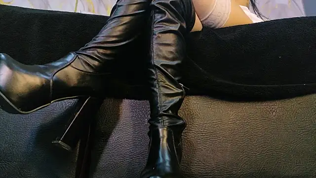 MilaDeRoux online show from March 2026 02:18:01 AM