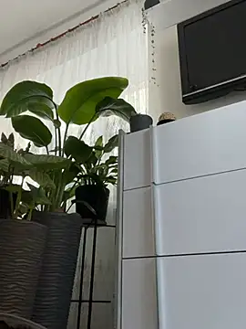 s4rah online show from March 2026 12:12:02 PM