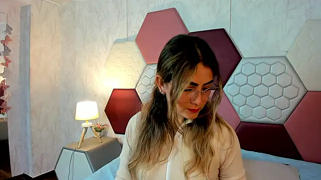 AriaRous online show from February 2026 04:13:02 PM