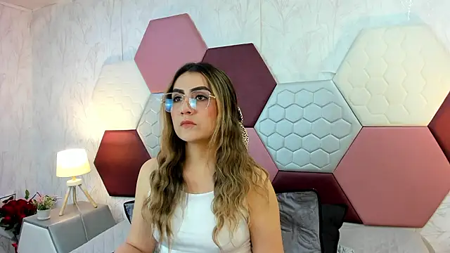 AriaRous online show from February 2026 03:24:01 PM