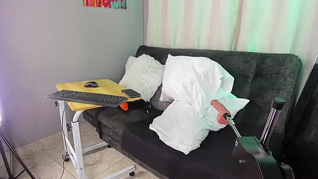 BonnieRitz online show from December 2025 12:21:02 PM