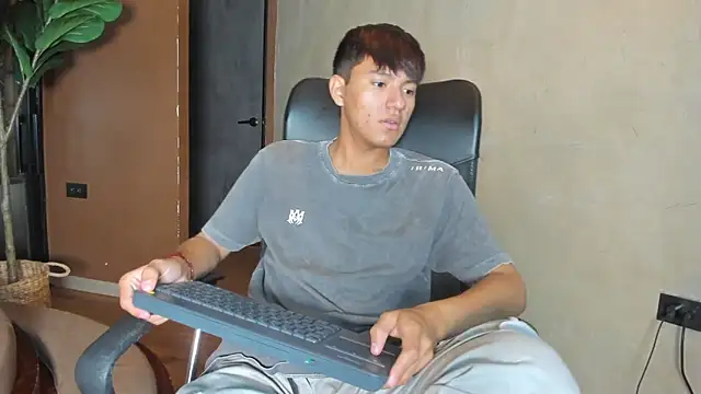 isaac grimm online show from February 2026 03:22:02 AM