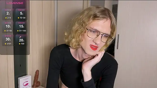 Snapshot of Avery_adam chatting on December 2025 09:20:01 PM Avery adam online show from December 2025 09:20:01 PM