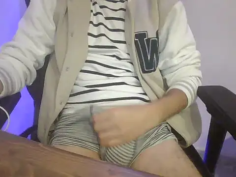 Snapshot of dark_blue90 chatting on December 2025 11:04:01 AM dark blue90 online show from December 2025 11:04:01 AM