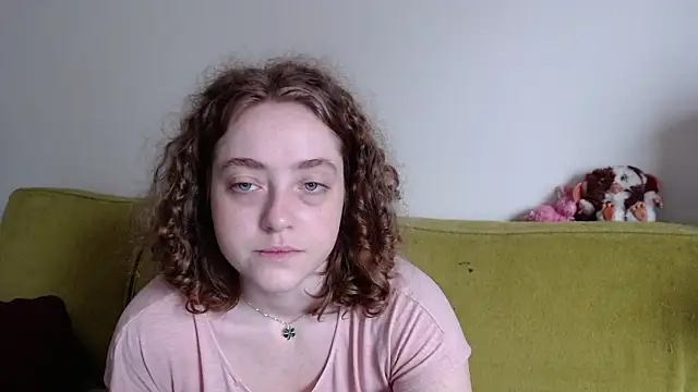 DeliaBlew online show from June 2026 12:32:01 PM