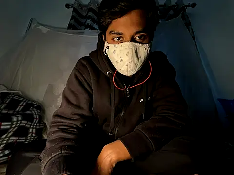 hunterboy2001 online show from December 2025 08:12:01 AM