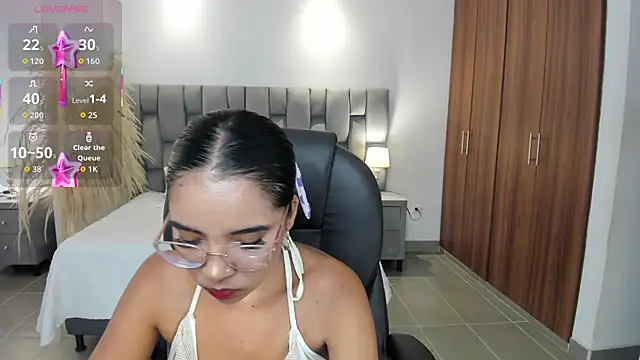 Snapshot of alana_martiins chatting on June 2026 06:39:01 PM alana martiins online show from June 2026 06:39:01 PM