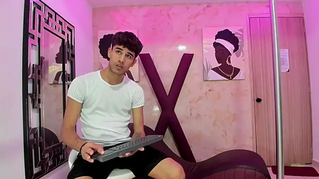 BIG COCKS online show from January 2026 01:32:01 AM