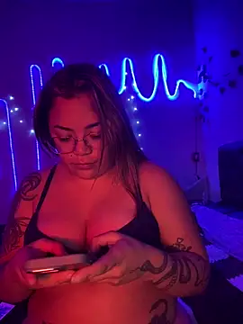 Snapshot of Lindalatina2001 chatting on May 2026 08:16:02 PM Lindalatina2001 online show from May 2026 08:16:02 PM