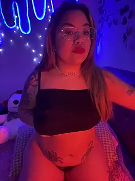 Snapshot of Lindalatina2001 chatting on May 2026 07:22:02 PM Lindalatina2001 online show from May 2026 07:22:02 PM