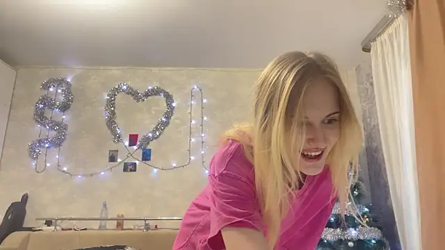 Snapshot of CelenFomes chatting on December 2025 07:57:02 AM CelenFomes online show from December 2025 07:57:02 AM