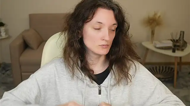 TameraNiedermeyer online show from December 2025 01:31:02 PM