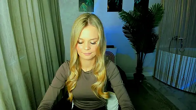 Snapshot of MidnighteAura chatting on May 2026 11:40:01 AM MidnighteAura online show from May 2026 11:40:01 AM