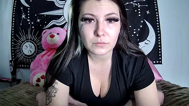 Snapshot of Maexoxo chatting on February 2026 05:03:01 AM Maexoxo online show from February 2026 05:03:01 AM