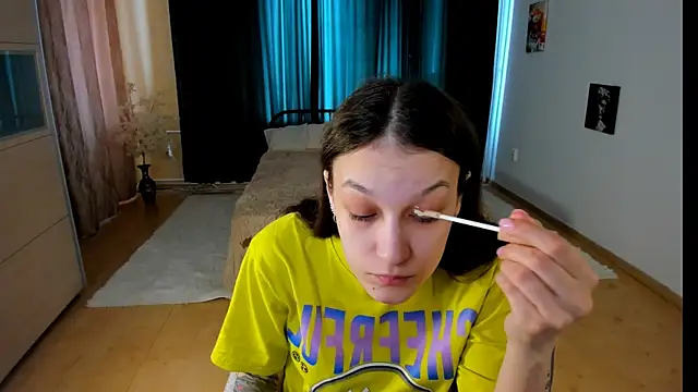 KrisDoeil online show from April 2026 01:51:01 AM