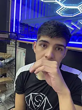 Johan stick online show from December 2025 05:09:01 PM