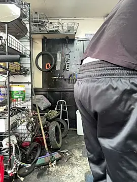 Johan stick online show from December 2025 03:30:01 PM