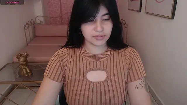 Snapshot of Nina_harpper_ chatting on February 2026 01:19:01 PM Nina harpper online show from February 2026 01:19:01 PM