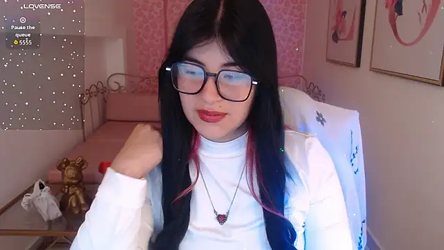 Snapshot of Nina_harpper_ chatting on March 2026 01:07:02 PM Nina harpper online show from March 2026 01:07:02 PM