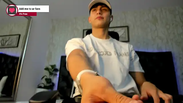 Lander Cruz online show from April 2026 08:47:01 PM