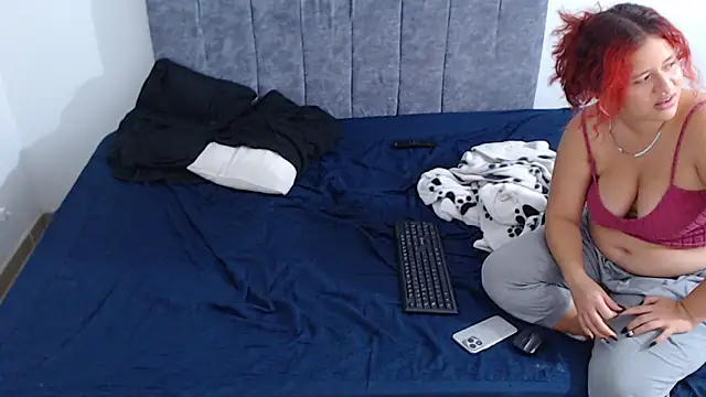 hottie couplee online show from March 2026 11:05:01 PM