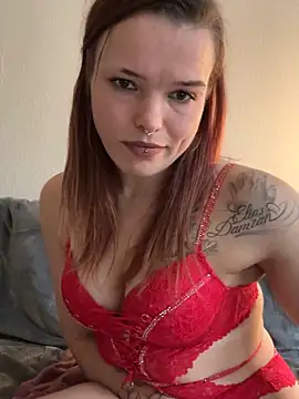 Snapshot of LoreenKinky chatting on December 2025 09:40:01 AM LoreenKinky online show from December 2025 09:40:01 AM