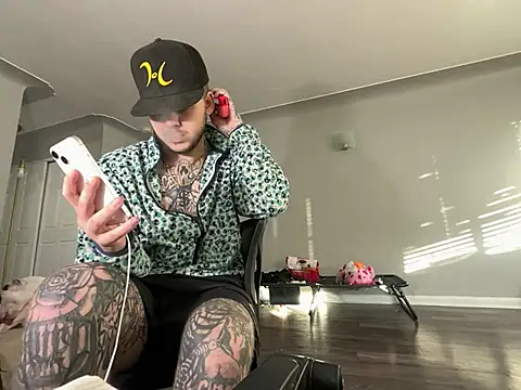 Tatertats online show from January 2026 10:47:02 PM