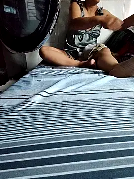 felicity chloe online show from April 2026 05:01:02 AM