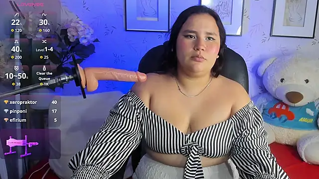 Snapshot of lucyylinnn chatting on December 2025 05:26:01 AM lucyylinnn online show from December 2025 05:26:01 AM