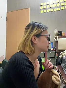 Snapshot of abella1116 chatting on January 2026 03:48:02 PM abella1116 online show from January 2026 03:48:02 PM