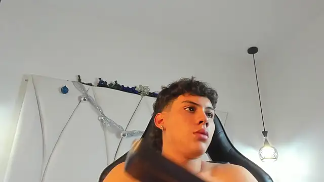 Snapshot of Erick_wingston chatting on December 2025 12:58:02 PM Erick wingston online show from December 2025 12:58:02 PM