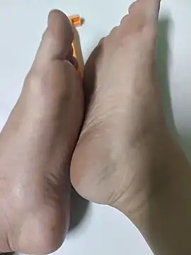 Miky Lyn online show from March 2026 04:25:01 PM