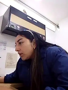 Snapshot of Valeria_montana_ chatting on January 2026 12:32:02 PM Valeria montana online show from January 2026 12:32:02 PM