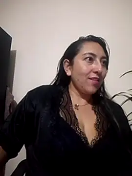 Snapshot of Valeria_montana_ chatting on June 2026 01:39:01 AM Valeria montana online show from June 2026 01:39:01 AM