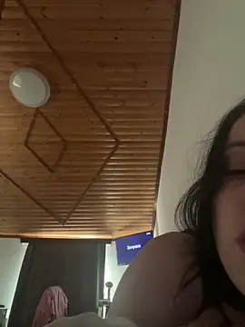 Snapshot of HilorianAndry chatting on December 2025 12:18:01 AM HilorianAndry online show from December 2025 12:18:01 AM