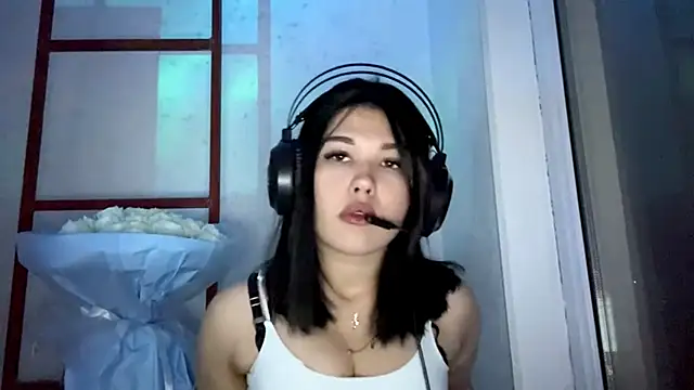 Lolamein online show from December 2025 08:59:02 PM