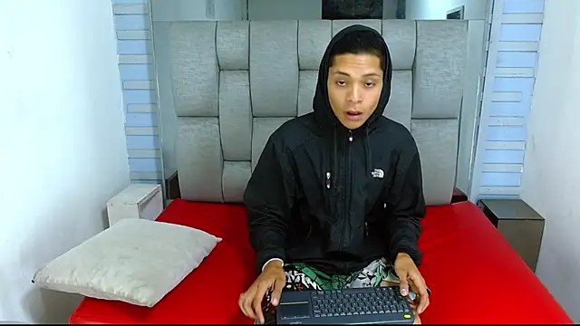 Axel Marcu online show from December 2025 01:09:02 PM