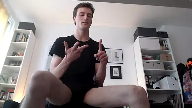 Snapshot of MindlyXXX chatting on October 2025 12:06:01 PM MindlyXXX online show from October 2025 12:06:01 PM