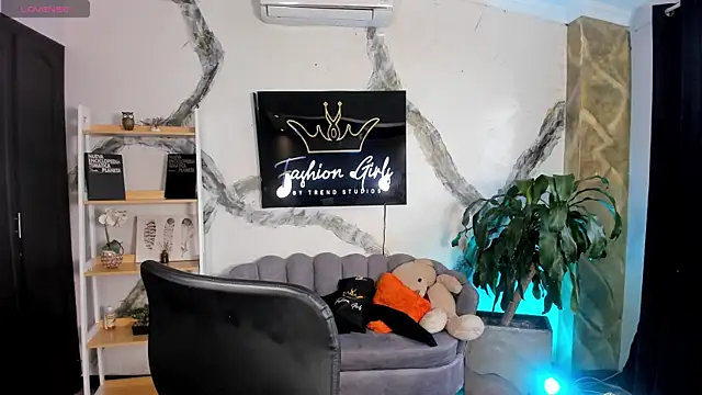 melodysnow  online show from December 2025 09:11:02 PM