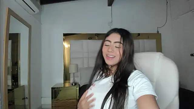 Zoei Moon online show from February 2026 07:03:02 PM