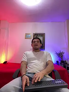 williamsmiiths16 online show from March 2026 11:49:01 AM