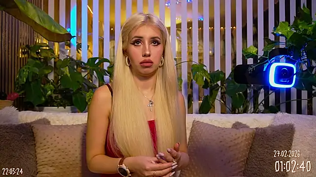 FlowweerGirl online show from February 2026 07:03:02 PM