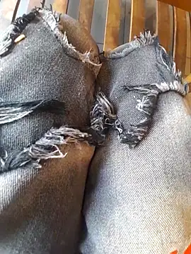 Snapshot of maian_love chatting on December 2025 02:19:01 AM maian love online show from December 2025 02:19:01 AM