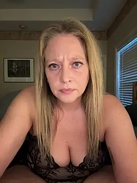 Snapshot of MissyLovelace chatting on June 2026 11:52:02 AM MissyLovelace online show from June 2026 11:52:02 AM